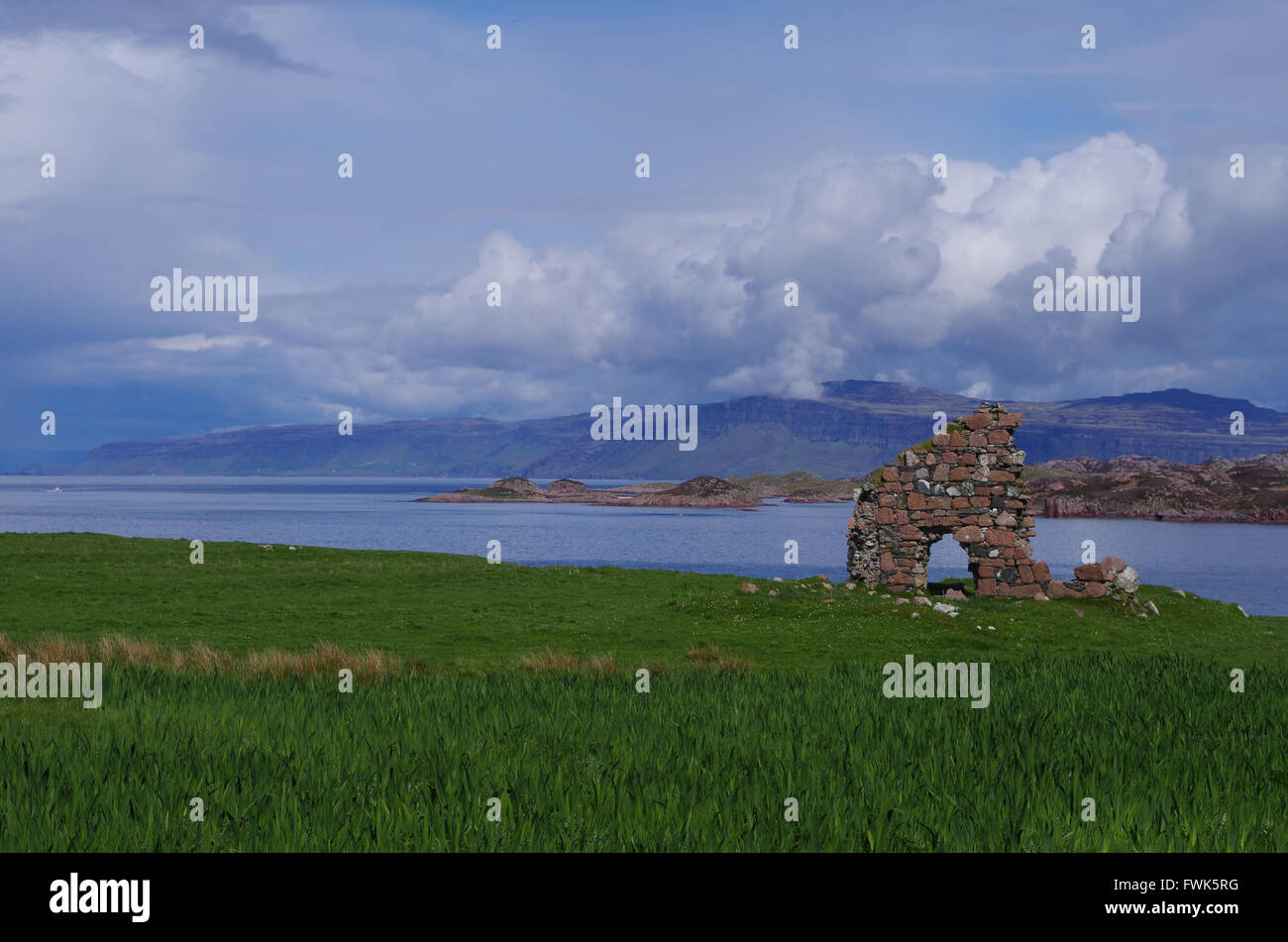 Ruins and sea view on the island of Iona, Scotland Stock Photo Alamy