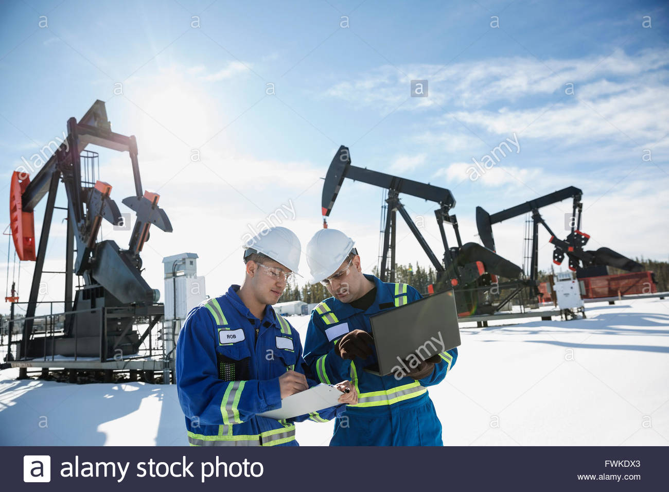 Two drilling rigs hi-res stock photography and images - Alamy