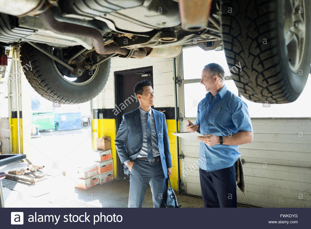 Mechanic working in auto repair hires stock photography and images Alamy