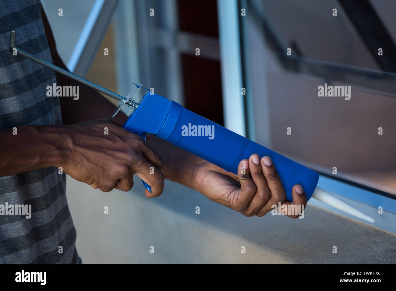 Termite Control Inject Man using pest control injection Stock Photo - Alamy