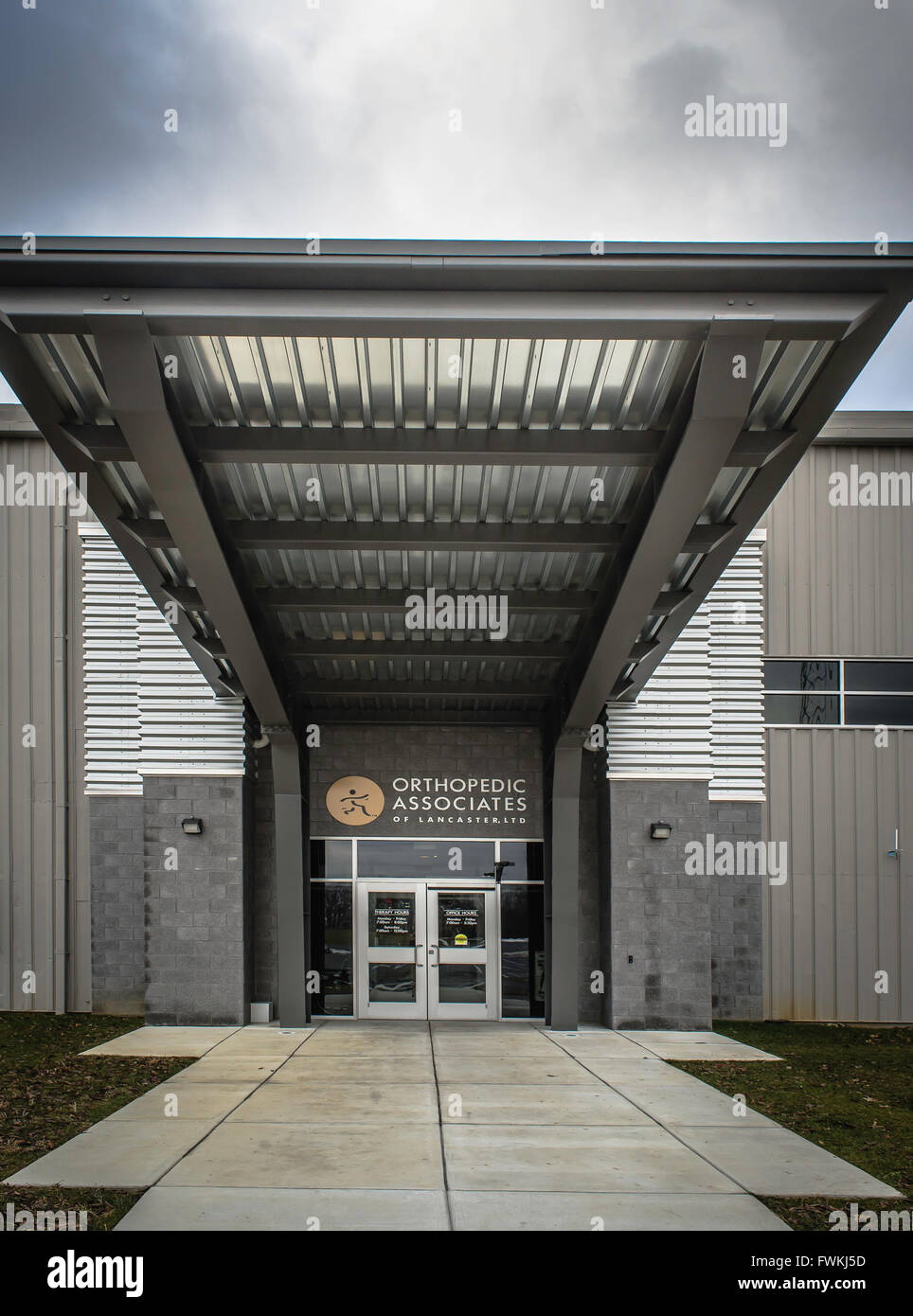 Entrance overhang hires stock photography and images Alamy