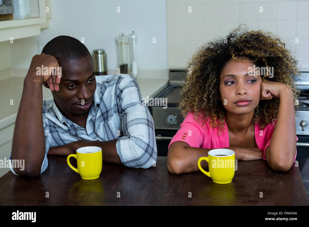 Black couple upset hi-res stock photography and images - Alamy