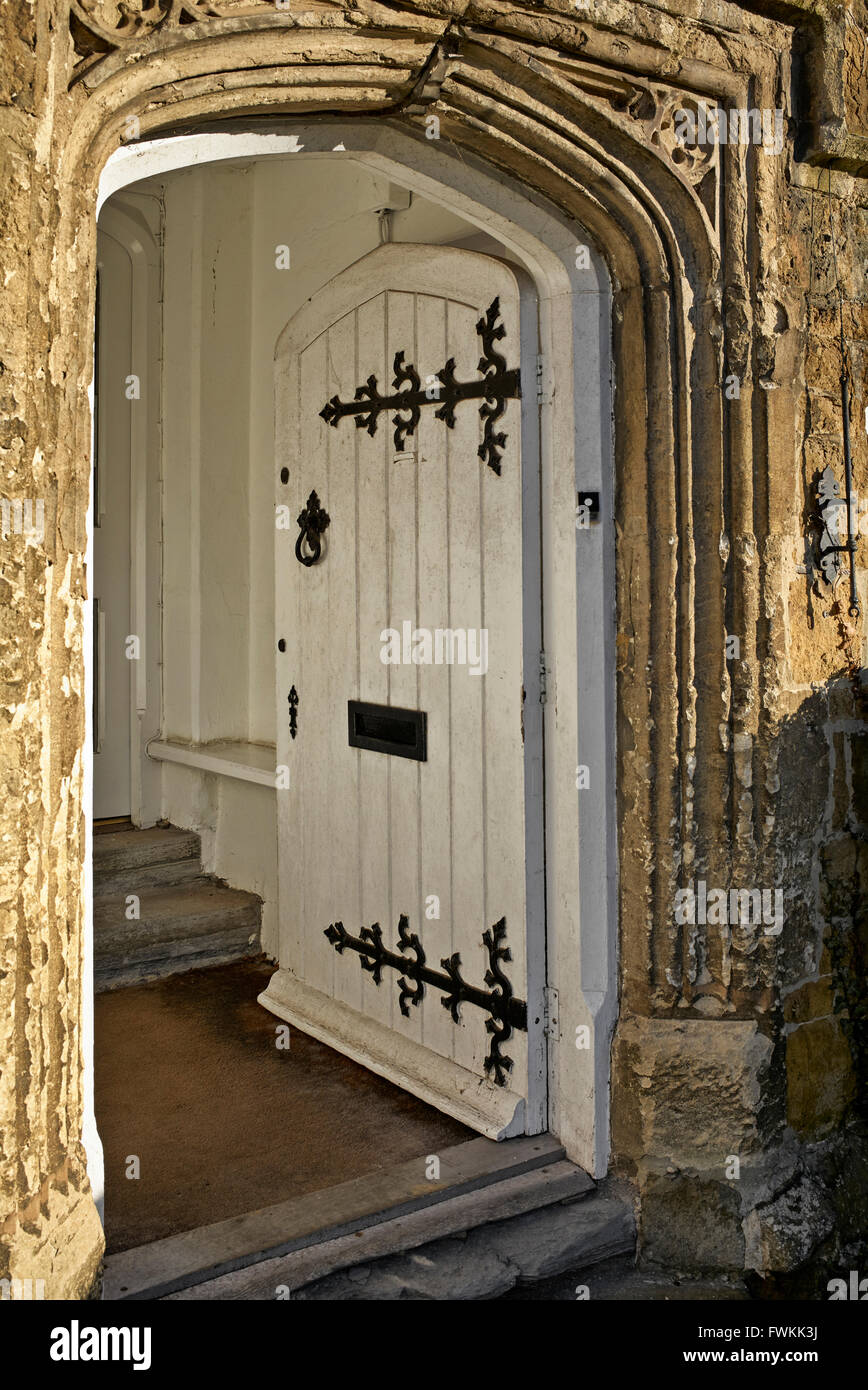 Arched stone door surround hi-res stock photography and images - Alamy