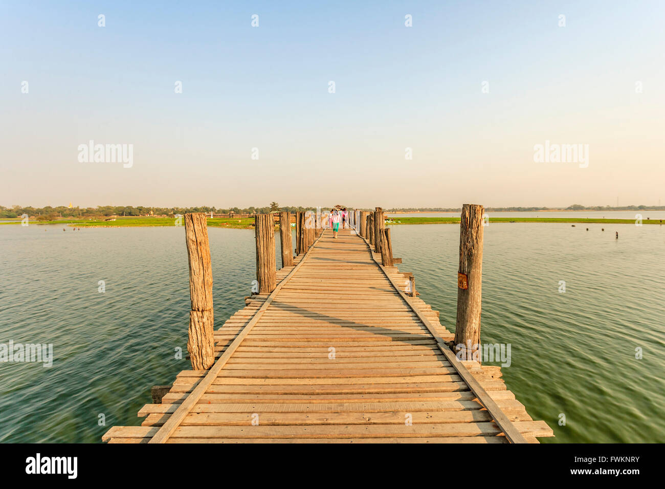 Ubein bridge lake sunrise hi-res stock photography and images - Alamy