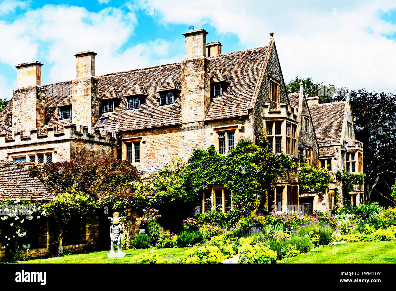 Asthall Manor, the former home of the Mitford family; früherer Wohnsitz der Mitford Schwestern Stock Photo