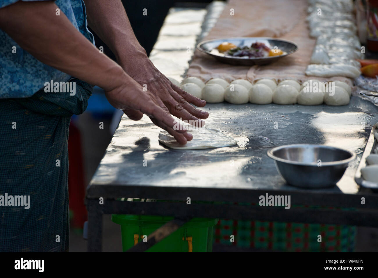 Venad Roti Roti vendor, Yangon, Myanmar Stock Photo - Alamy