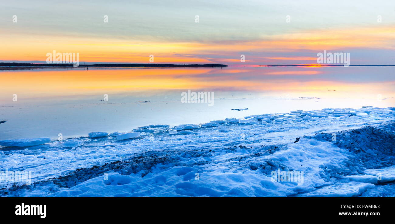 Christmas wonderland lakeside hi-res stock photography and images - Alamy