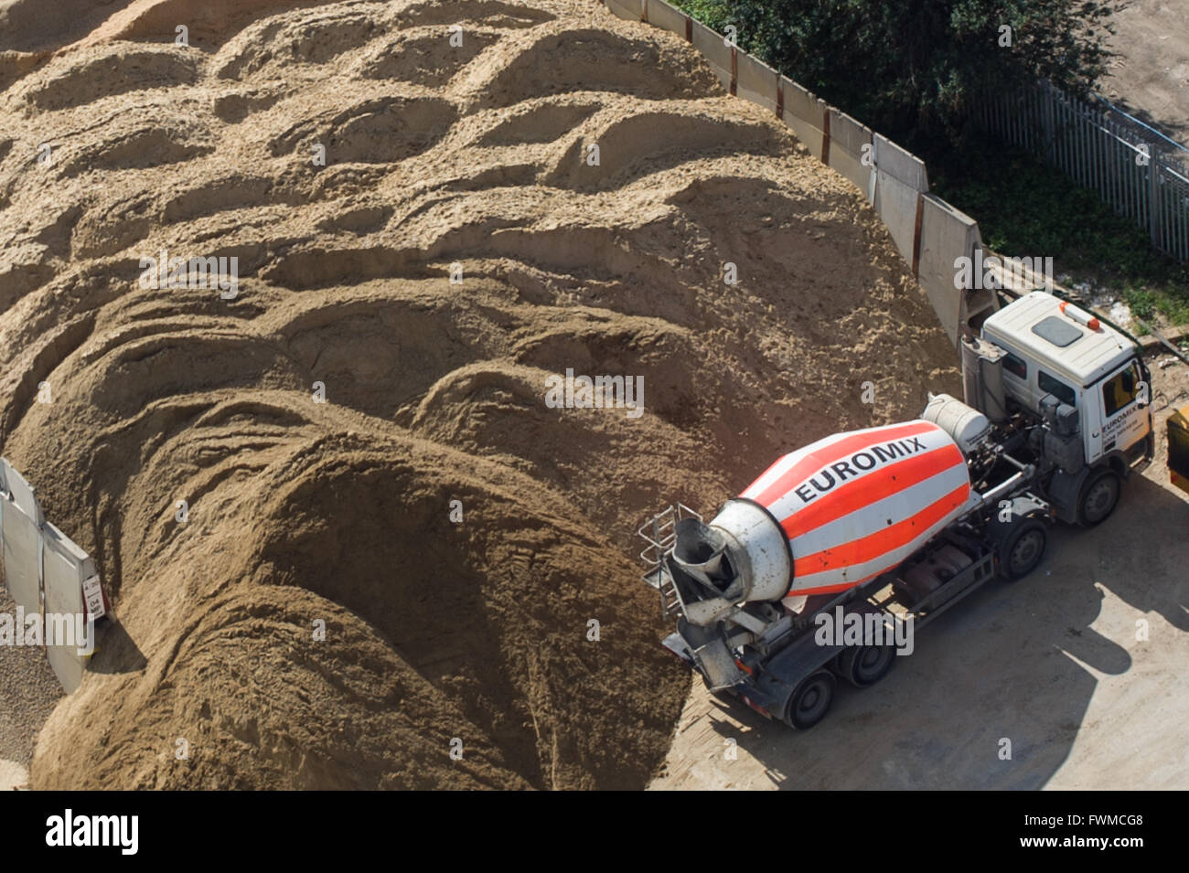 Greenwich, London, building site, cement mixer Stock Photo Alamy