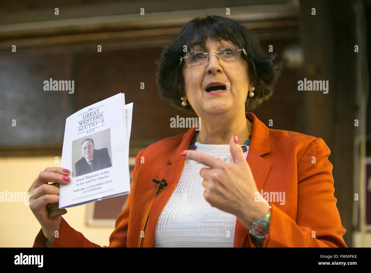Headshot of BBC presenter Anita Manning at The Great Western Auctions Stock  Photo - Alamy