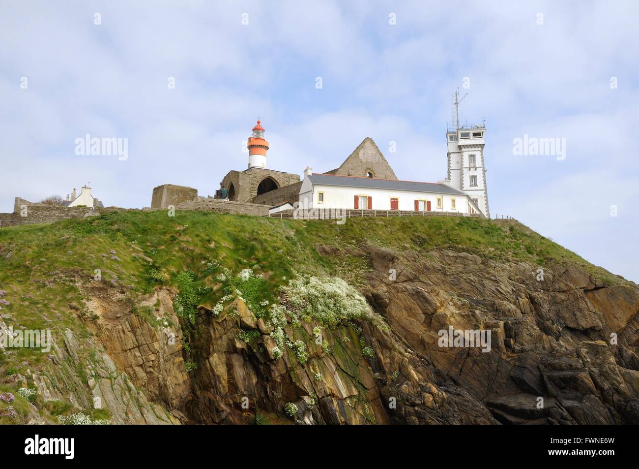 29. Lighthouse Pointe St Mathieu and abbey Stock Photo - Alamy