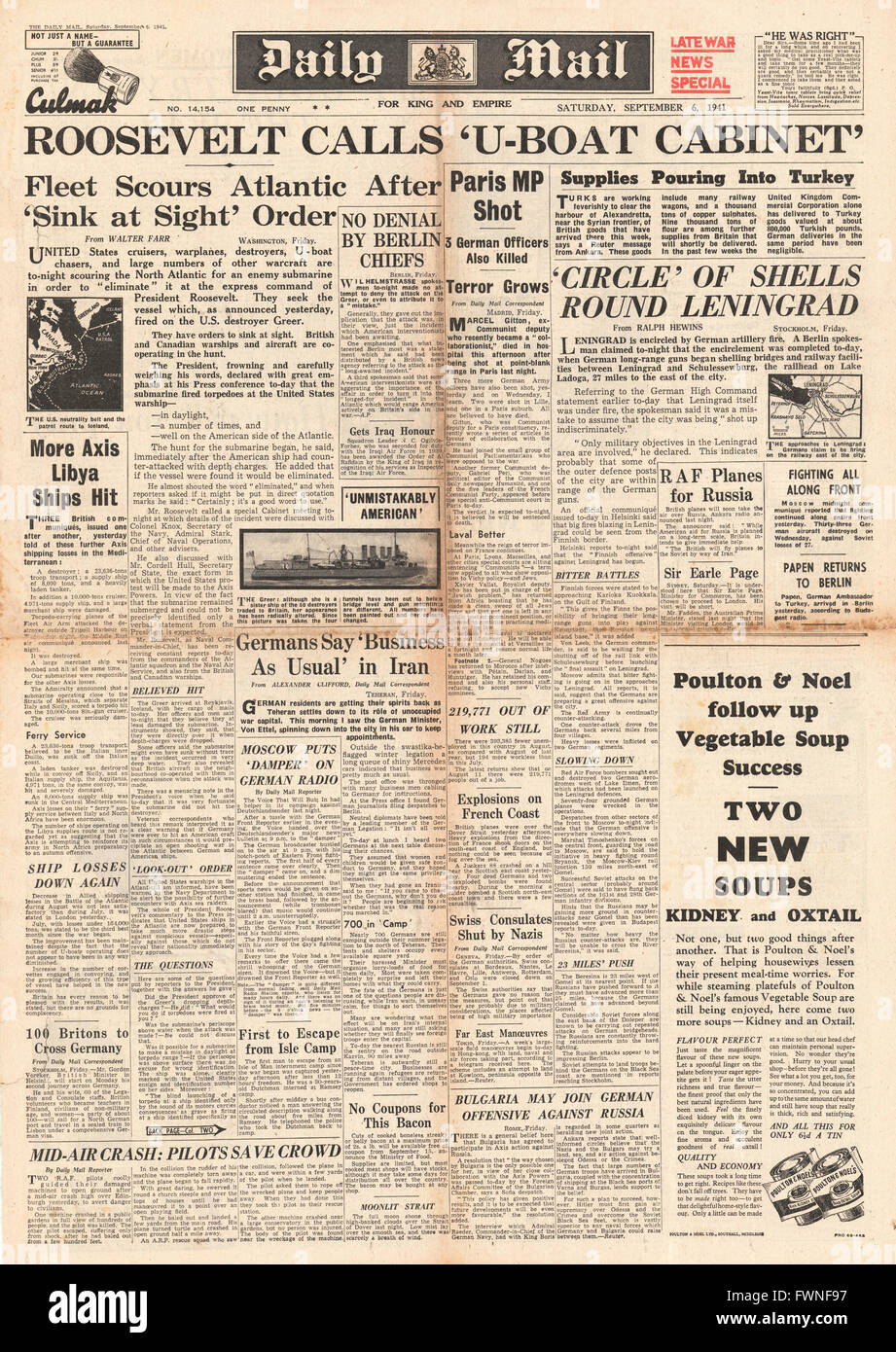 1941 front page Daily Mail U.S. Navy hunting German U-Boat and Russian Army counter attacks Stock Photo
