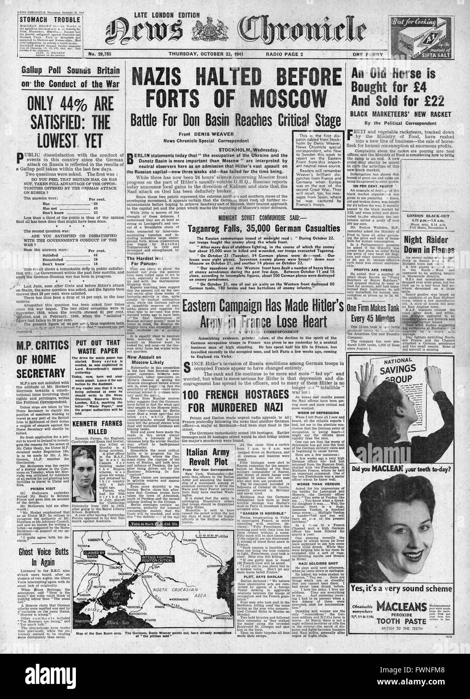 1941 front page  News Chronicle German advance halted before Moscow and Gallup poll shows public dissatisfaction on Britains war conduct Stock Photo