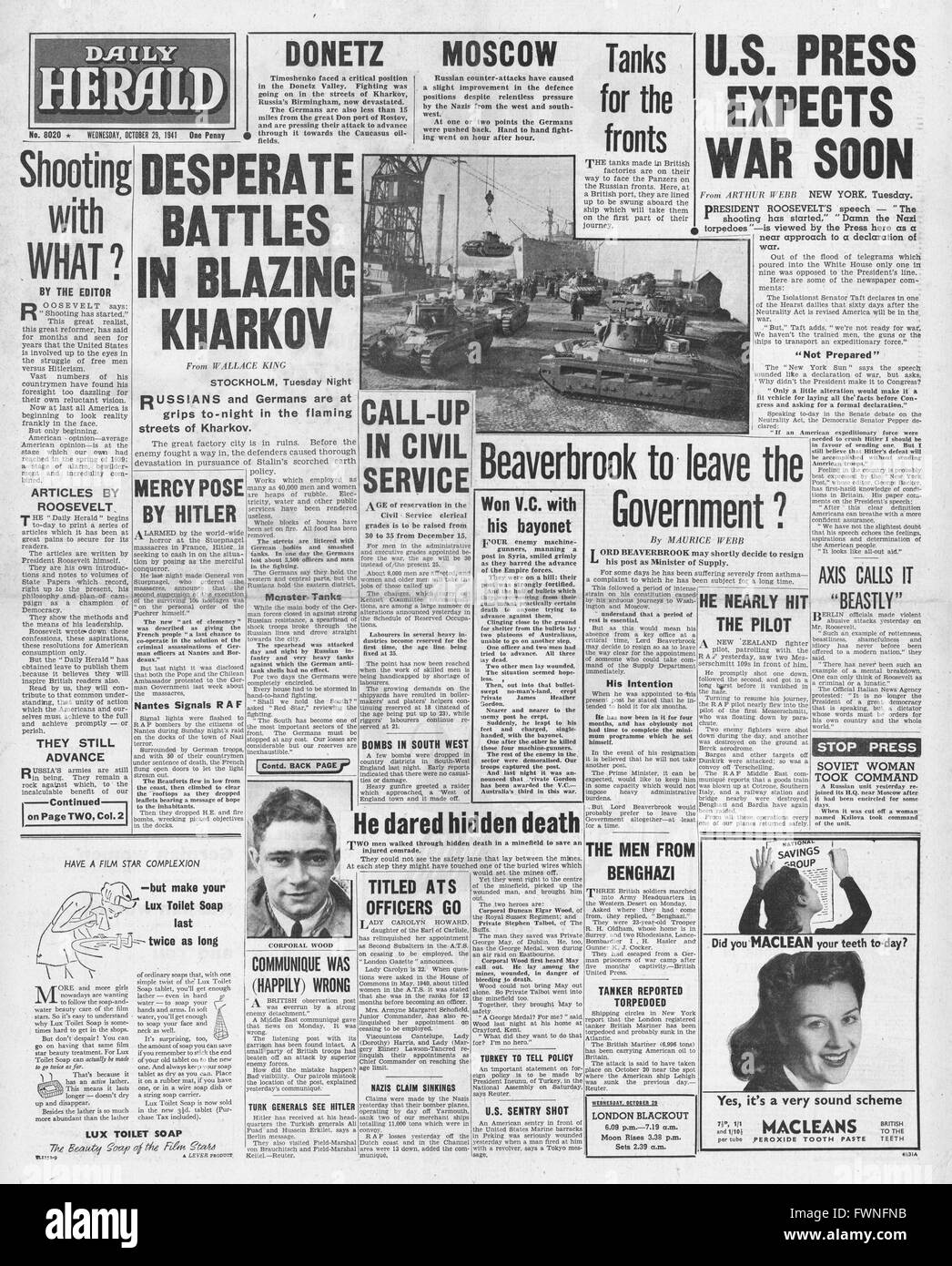 1941 front page  Daily Herald  Fierce battles in Kharkov Stock Photo