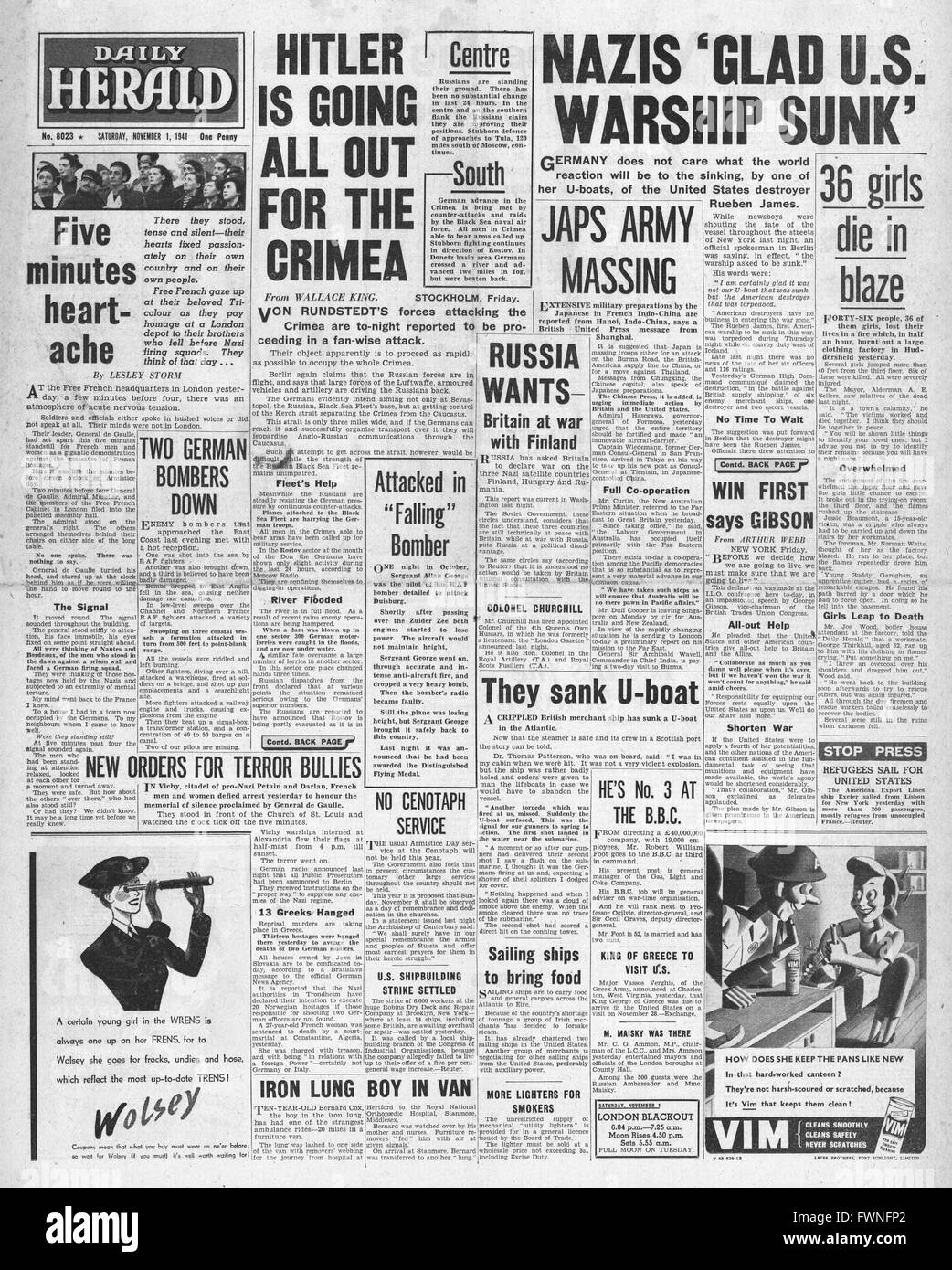 1941 front page Daily Herald U-Boat sinks U.S. Destroyer Rueben James and German Army advance in Crimea Stock Photo