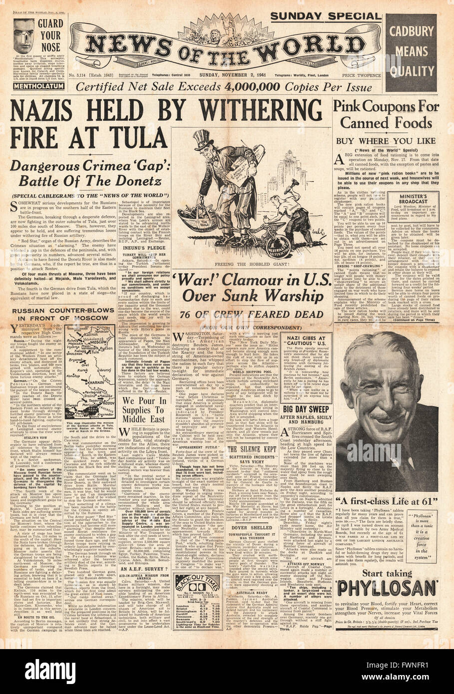 1941 front page News of the World German Army advance held at Tula Stock Photo