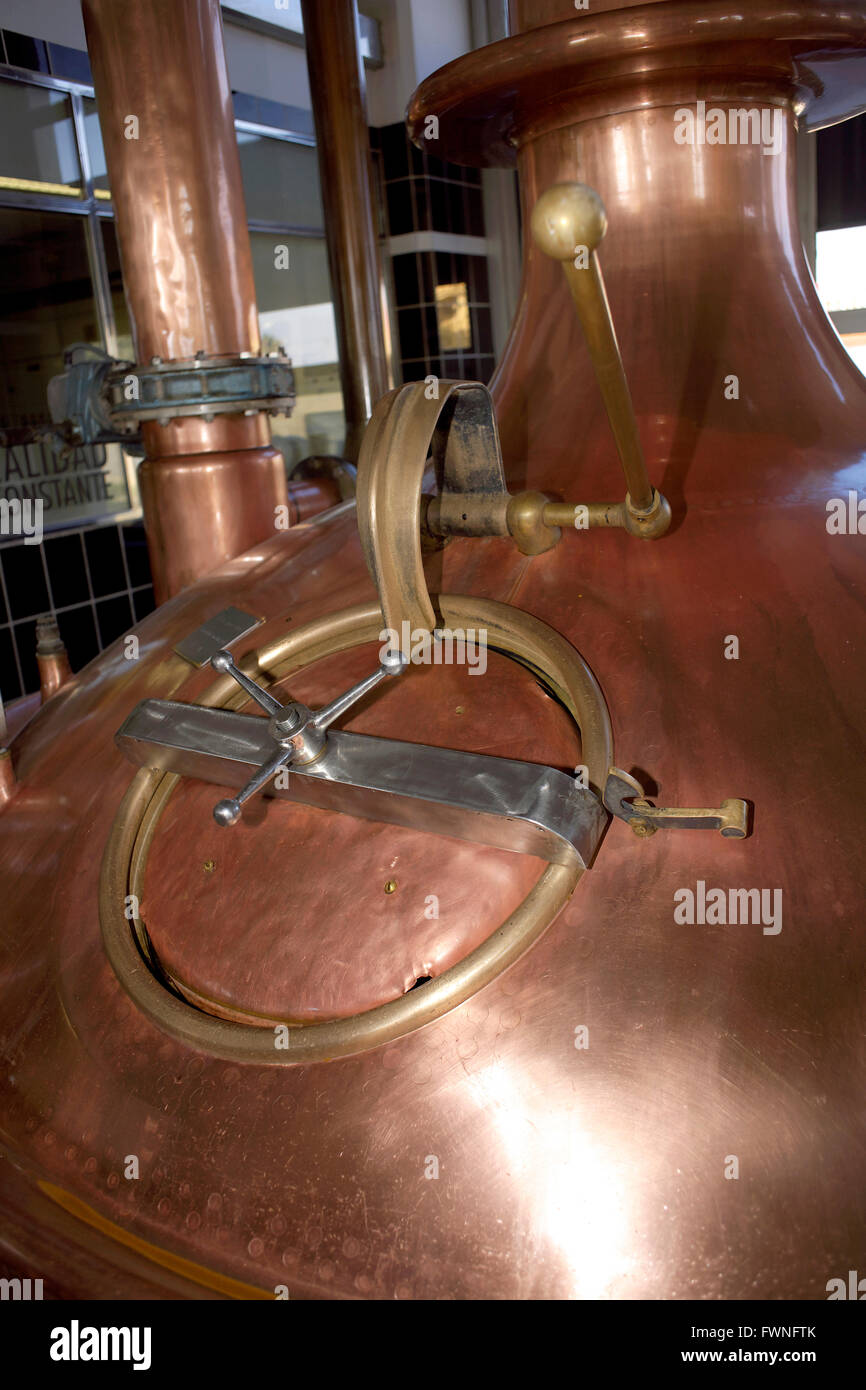 large copper beer kettles, Vats, Brass boilers, Brewers Copper, beer