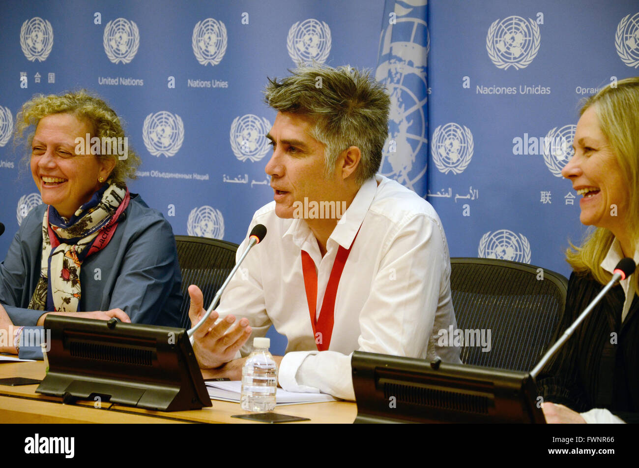 Alejandro Aravena, 2016 Pritzker Prize winner, talks during a press conference at the United Nations headquarters in New York 05 April 2016. He is accompanied by Paloma Durán (l), Director of the Sustainable Development Goals Fund, and Martha Thorne (right), Executive Director of The Pritzker Architecture Prize. Photo: Emoke Bebiak/dpa Stock Photo