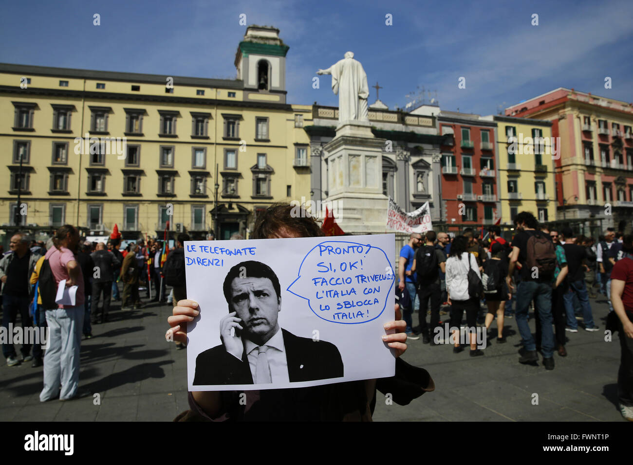 Napoli, Italy. 6th April, 2016. Demonstration against italian Prime Minster Matteo Renzi. Italian Premier is in Napoli for a meeting about the restoration and revitalization of Bagnoli's area. Credit:  Insidefoto/Alamy Live News Stock Photo