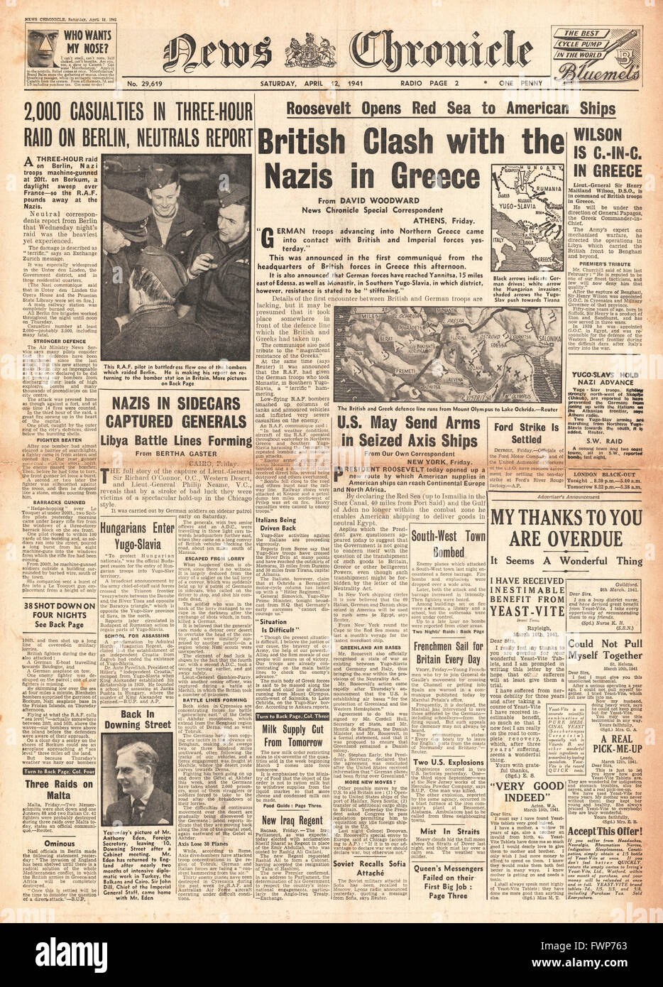 1941 front page News Chronicle British Army battle German forces in Greece Stock Photo