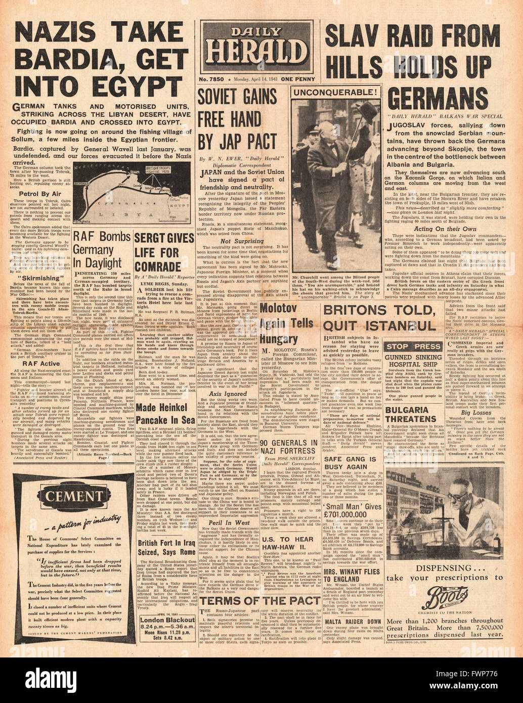 1941 front page Daily Herald Bardia falls to German forces and battle with British Army near Sollum Stock Photo