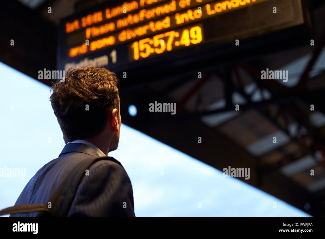 Platform people waiting train hi-res stock photography and images - Alamy