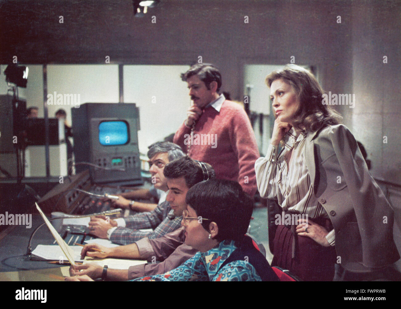Network - Szene mit Faye Dunaway (rechts). Scene with Faye Dunaway (right) - USA 1976 - Regie: Sidney Lumet Stock Photo