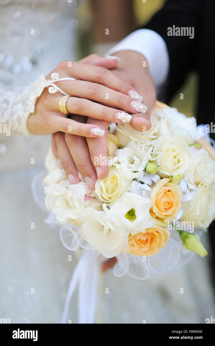 Hands Of Bride And Groom With Rings Stock Photo Alamy