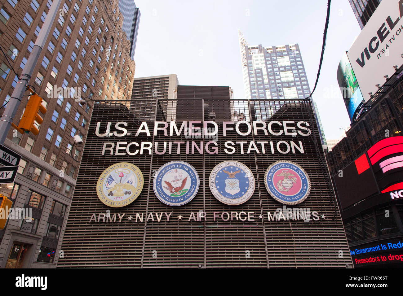 Army recruiting station, 43rd Street between Broadway and 7th Avenue in