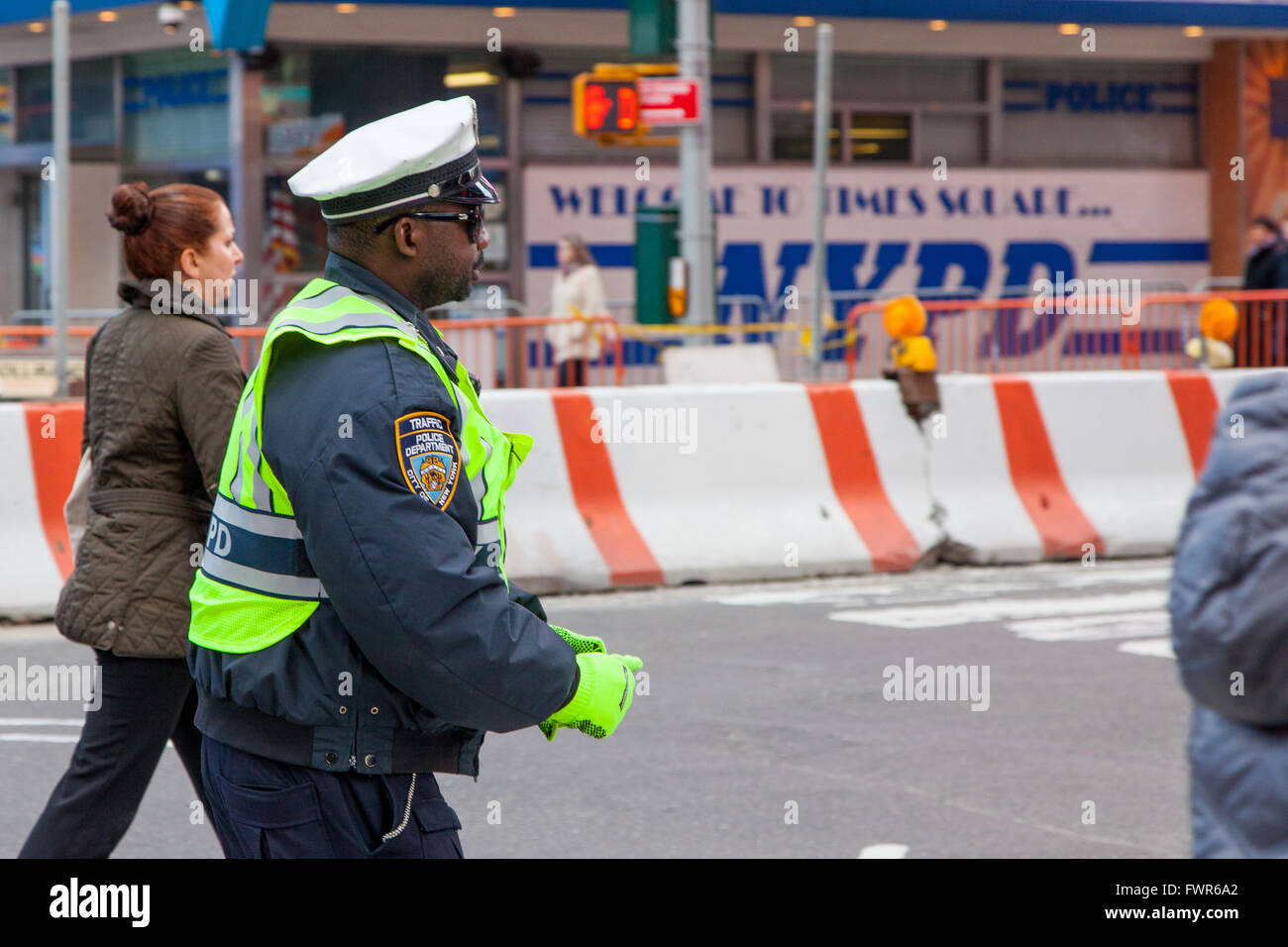 Nypd Officer Stock Photos & Nypd Officer Stock Images Alamy