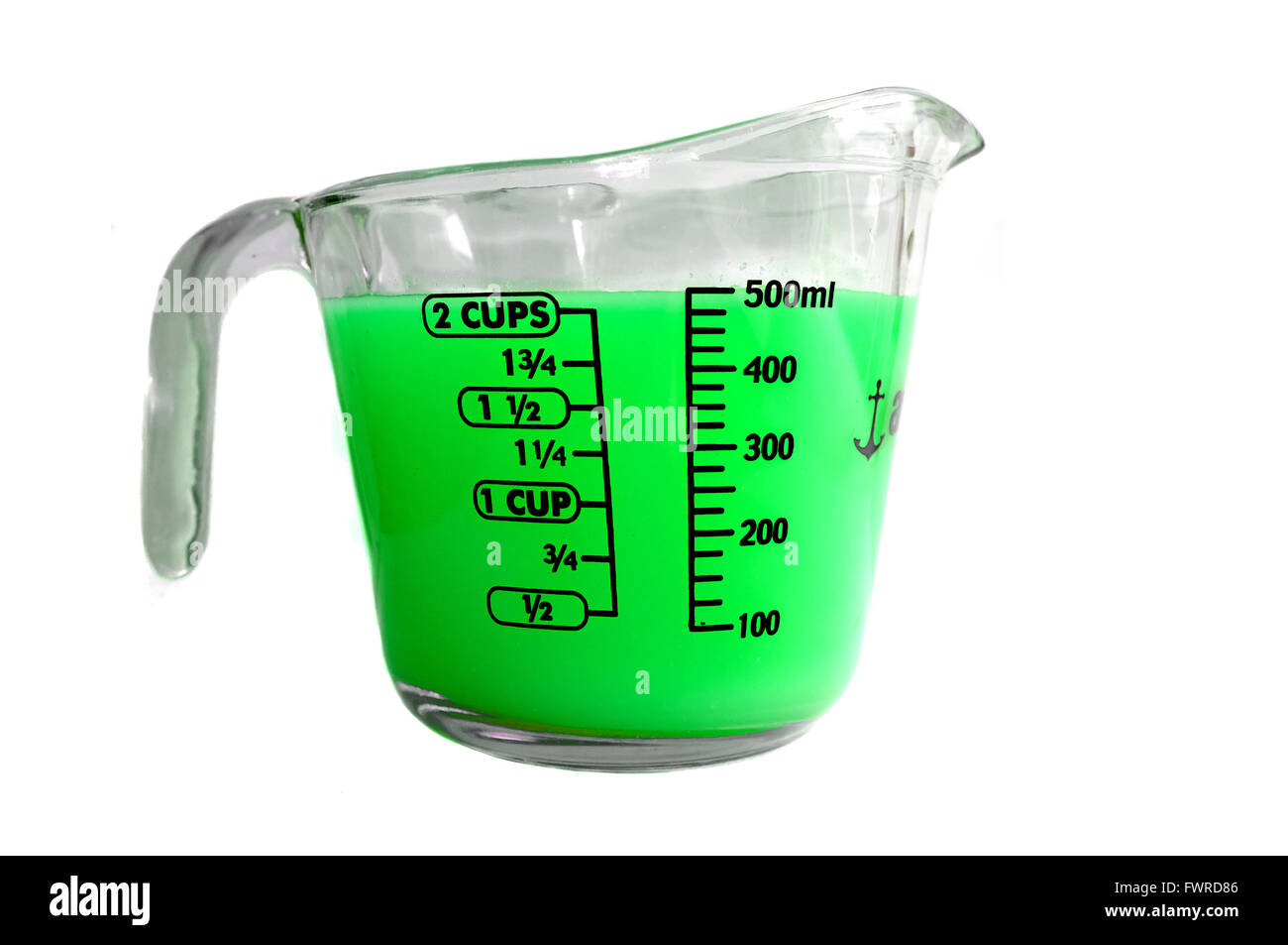 https://c8.alamy.com/comp/FWRD86/a-pyrex-measuring-jug-full-of-green-coloured-liquid-photographed-against-FWRD86.jpg