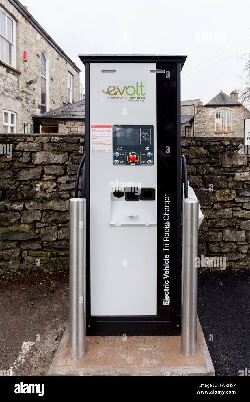 Kendal Long Journeys Rapid Charger TRI RAPID COMPACT CHARGER publicly