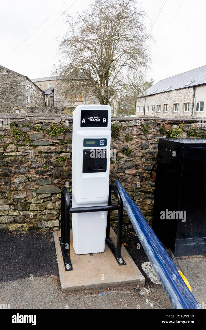 Kendal Long Journeys Rapid Charger TRI RAPID COMPACT CHARGER publicly