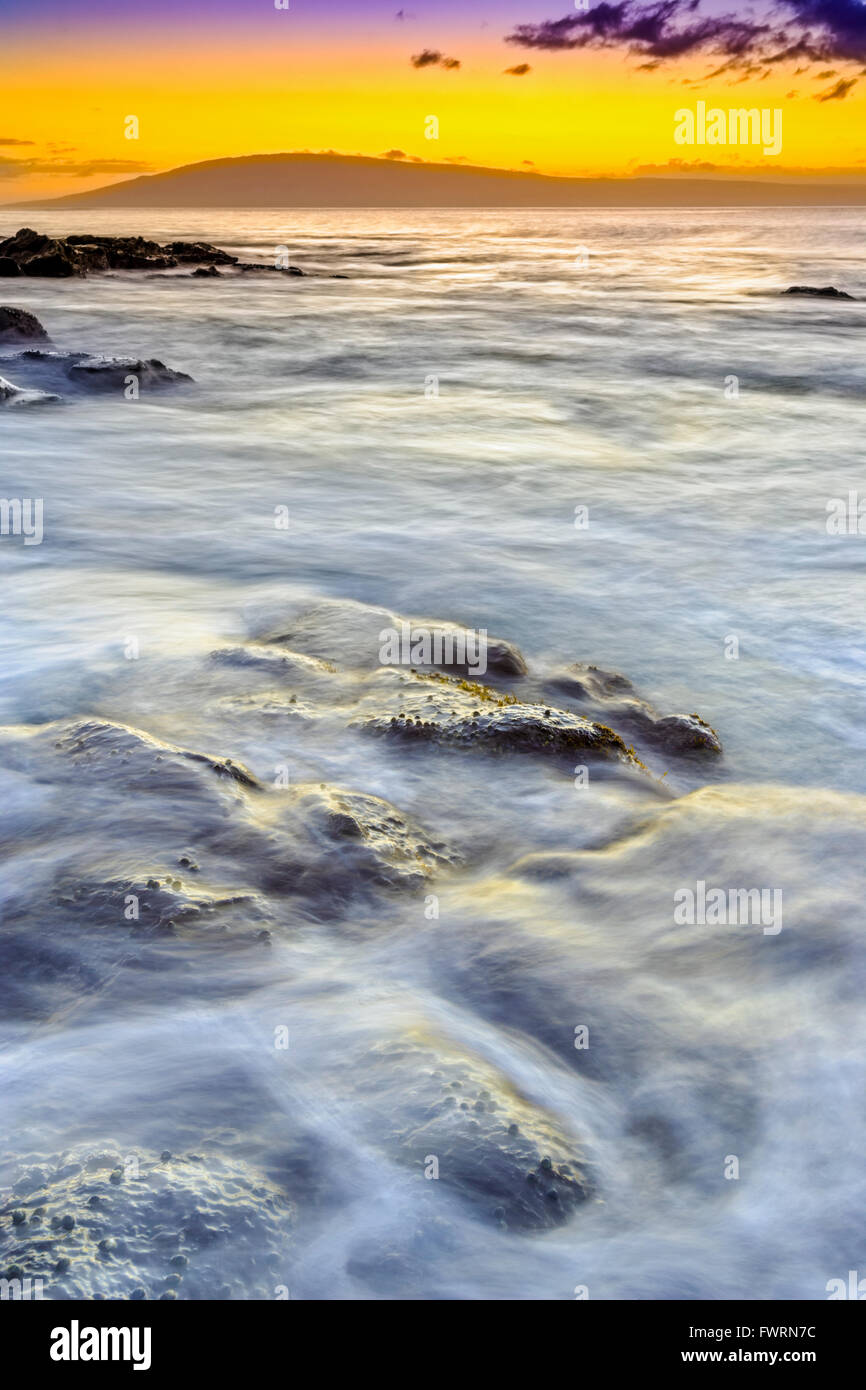 Motion blurred gentle waves hi-res stock photography and images - Alamy