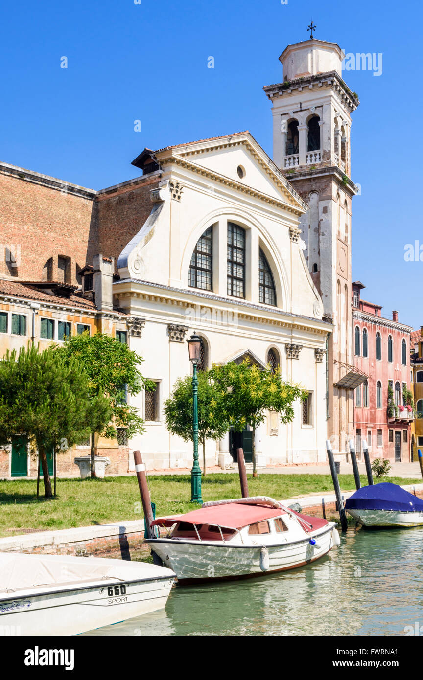 Church of San Trovaso with its Campanile along the Rio de S. Trovaso, Dorsoduro, Venice, Italy Stock Photo