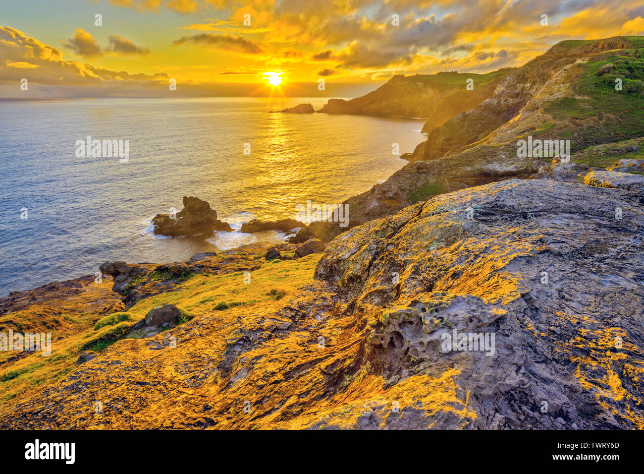 rising sun Kahakuloa Bay, Maui Stock Photo Alamy