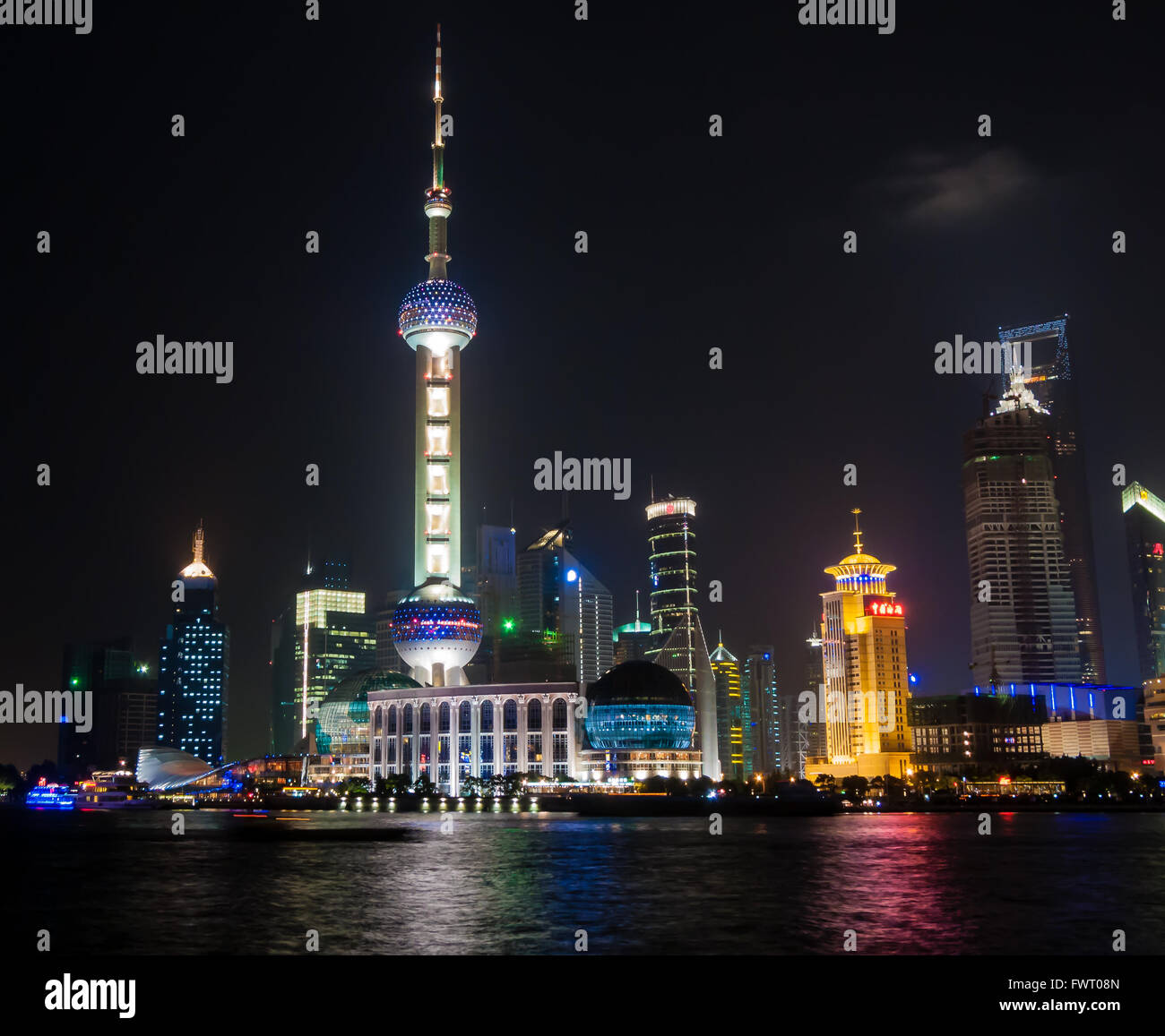 Beautiful night view shanghai bund hi-res stock photography and images ...