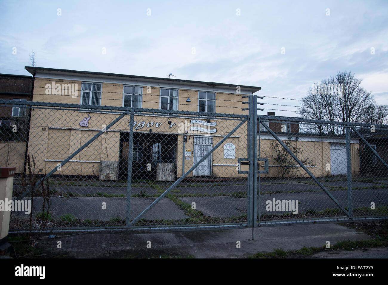 Industrial estate abandoned hi-res stock photography and images - Alamy