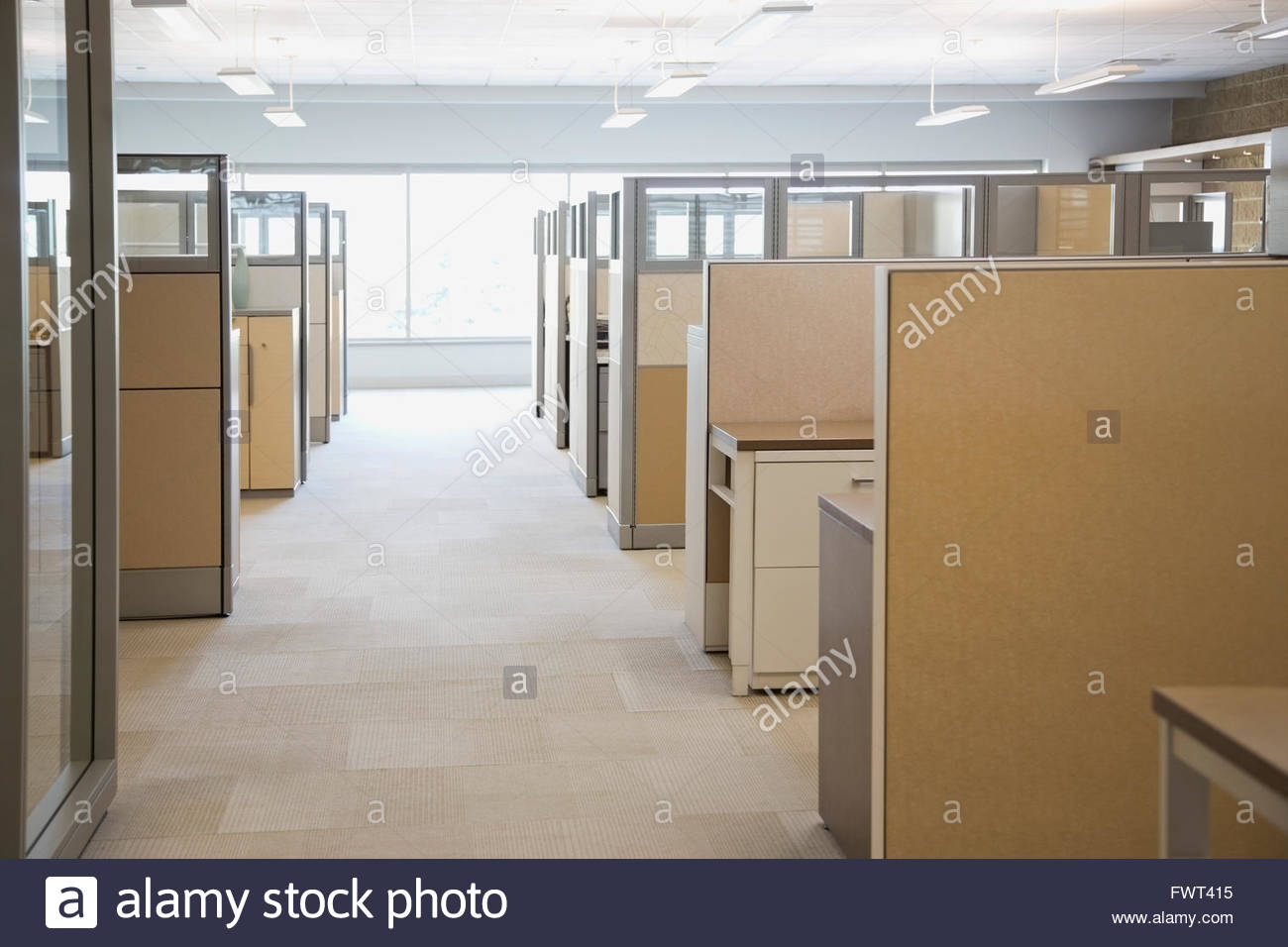 a-row-of-empty-office-cubicles-hi-res-stock-photography-and-images-alamy