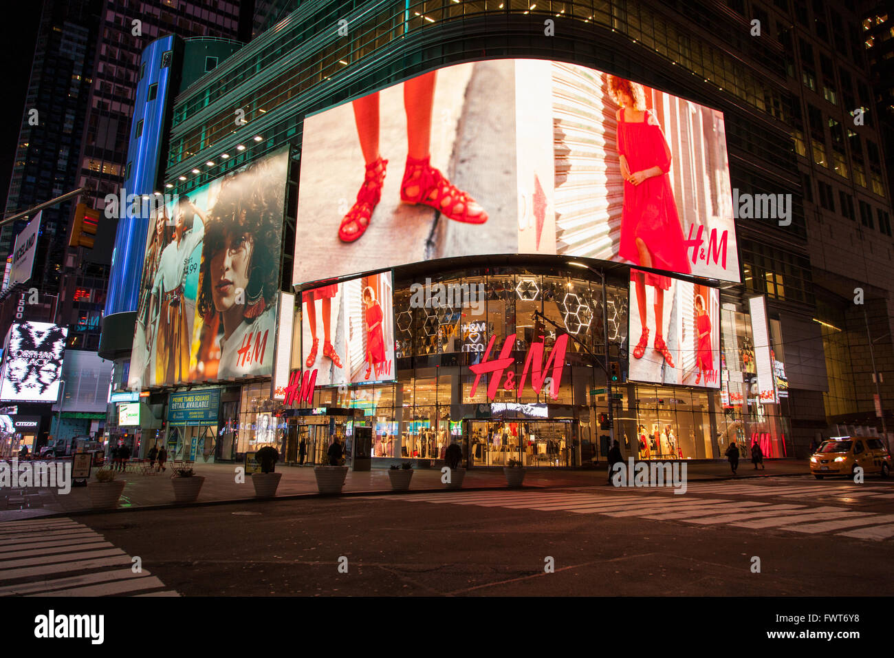 H&M store at night, Times Square, New York City, United States of America  Stock Photo - Alamy