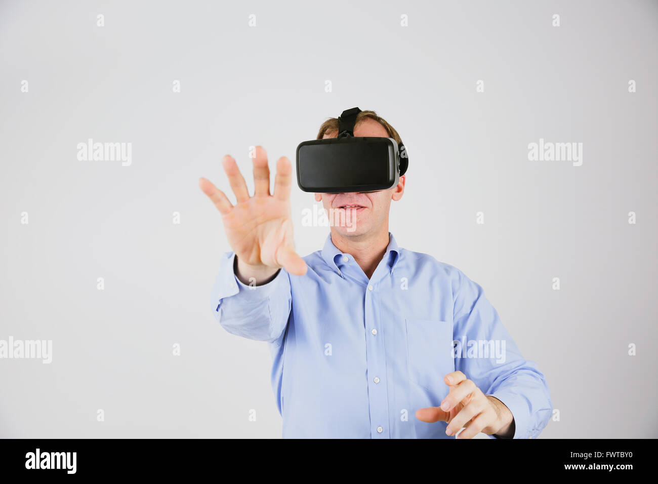 Man Using The Virtual Reality Try virtual reality hi-res stock photography and images - Alamy