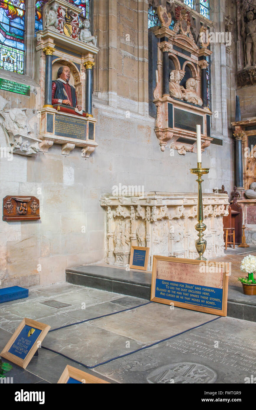 Shakespeare's burial place in Holy Trinity Church, Stratford Upon Stock ...