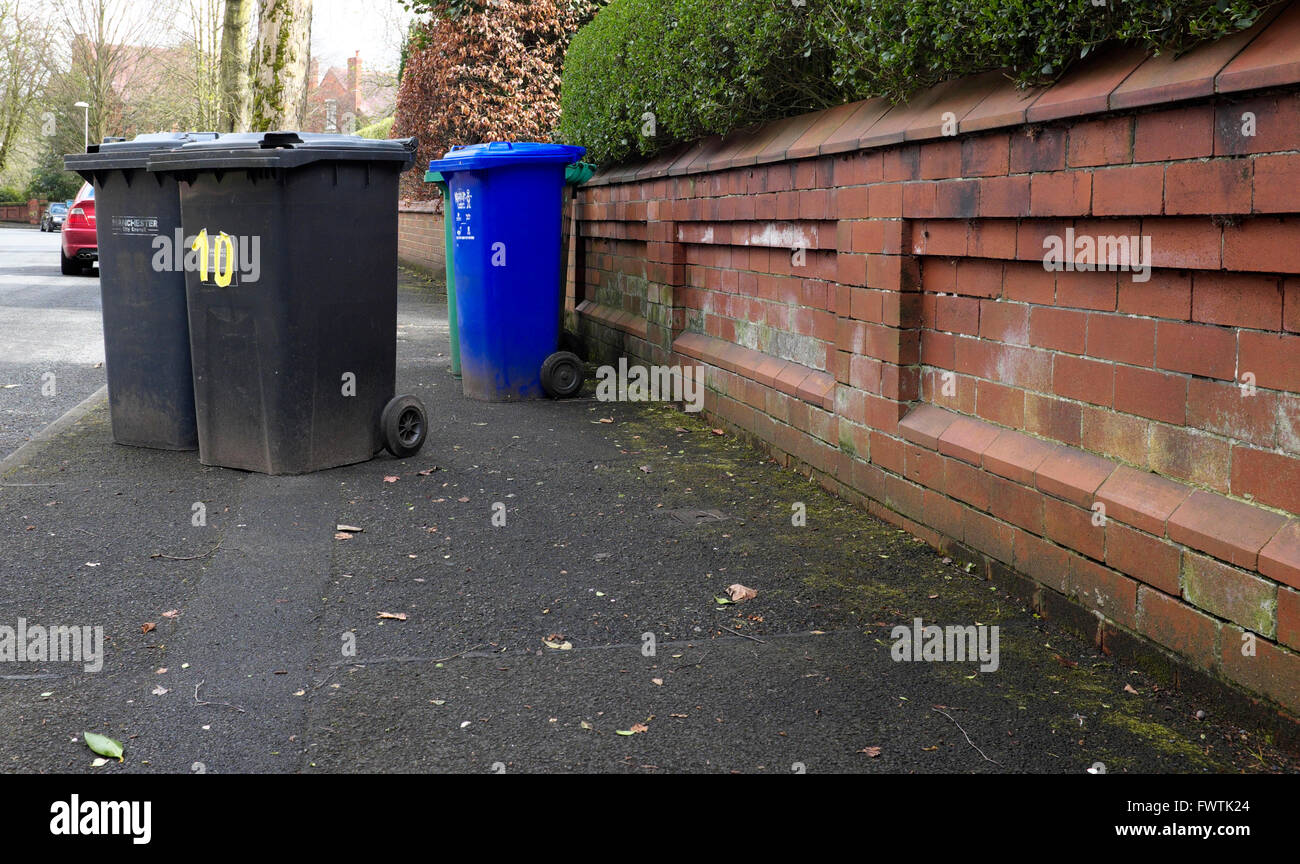 Wheely bins hi-res stock photography and images - Alamy