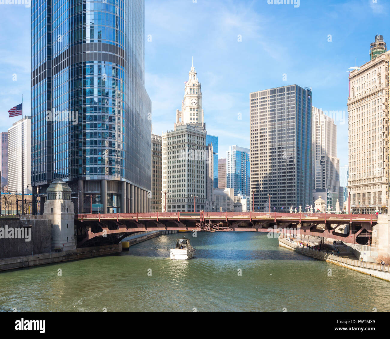 Panorama Chicago downtown and River with bridges Stock Photo - Alamy
