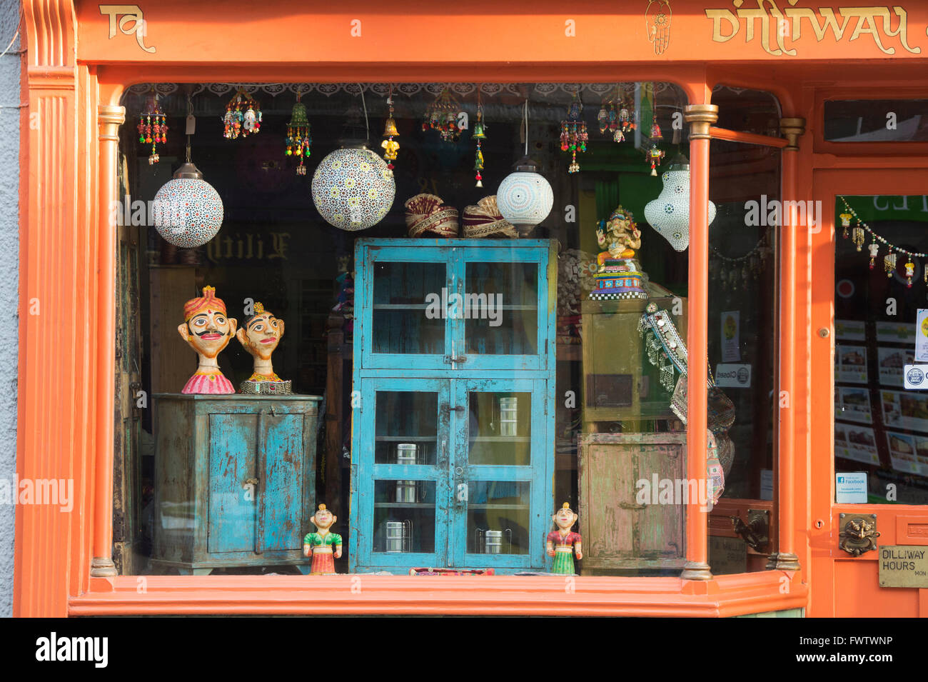 Dilliway and Dilliway ethnic craft shop front. Glastonbury, Somerset, England Stock Photo