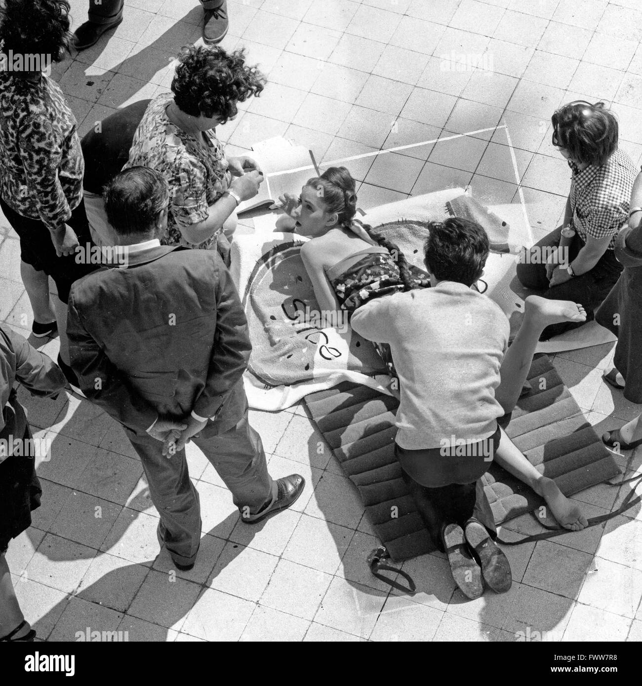 Mode 1966 frauen hi-res stock photography and images - Alamy