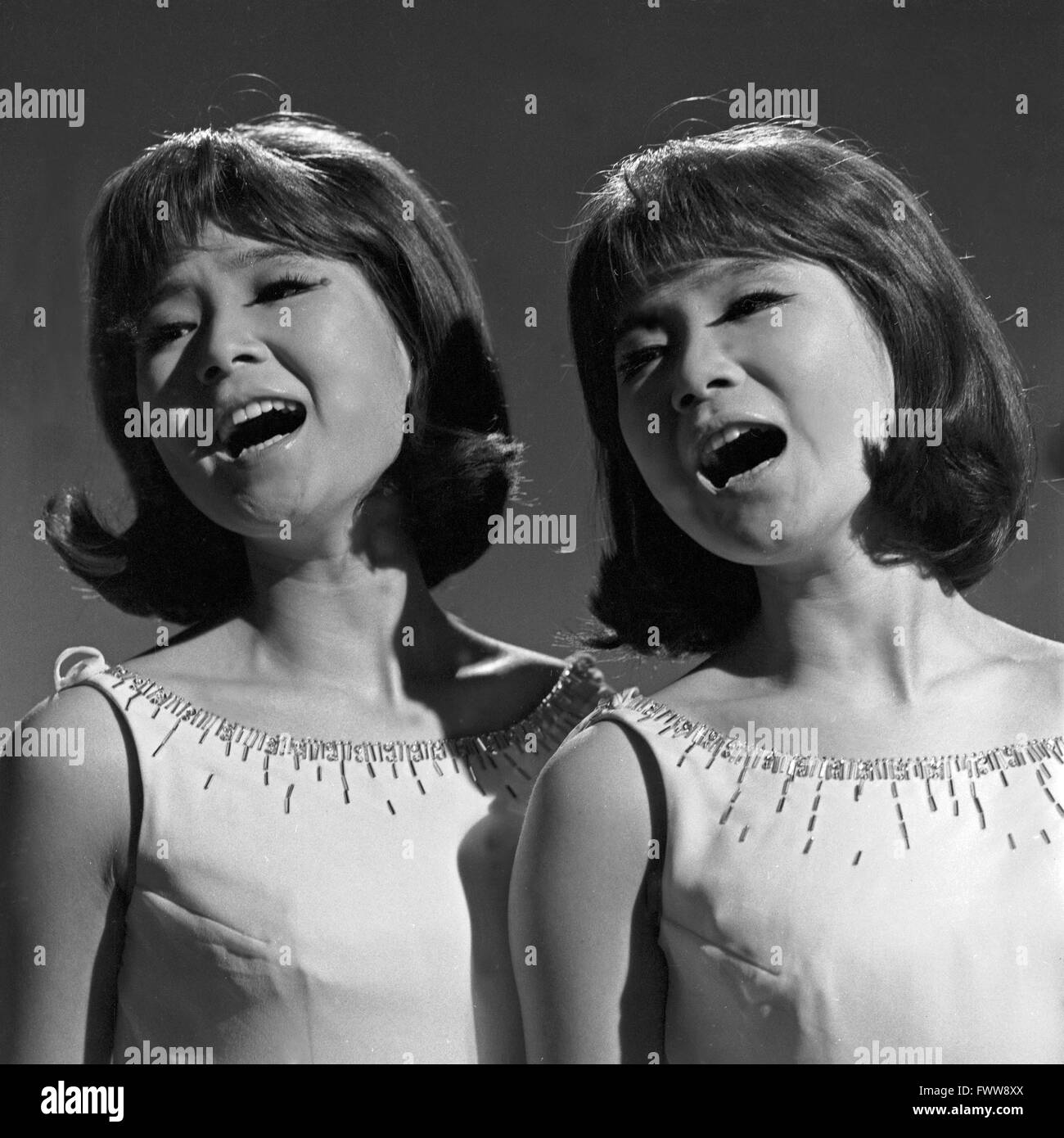 Das japanische Gesangsduo "The Peanuts" in Deutschland, 1960er Jahre