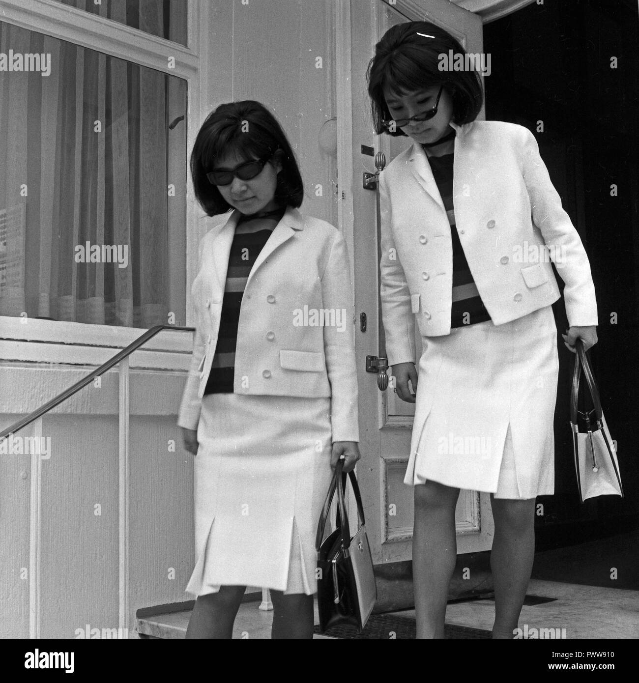 Das japanische Gesangsduo "The Peanuts" in Deutschland, 1960er Jahre