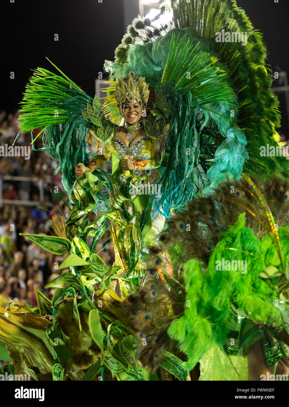 Samba Dancer on a allegorical float, parade of the samba school Imperatriz Leopoldinense, Carnival 2016 in the Sambodromo Stock Photo