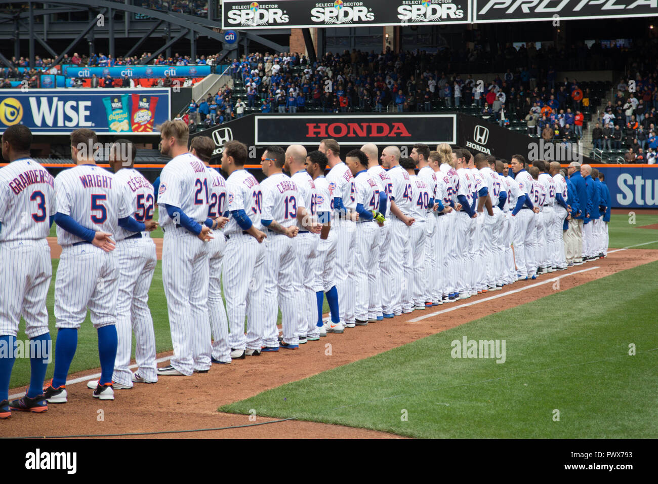 Queens, New York, USA. 8th April, 2016. NY Mets opening game at Citifield Credit:  Louise Wateridge/ZUMA Wire/Alamy Live News Stock Photo