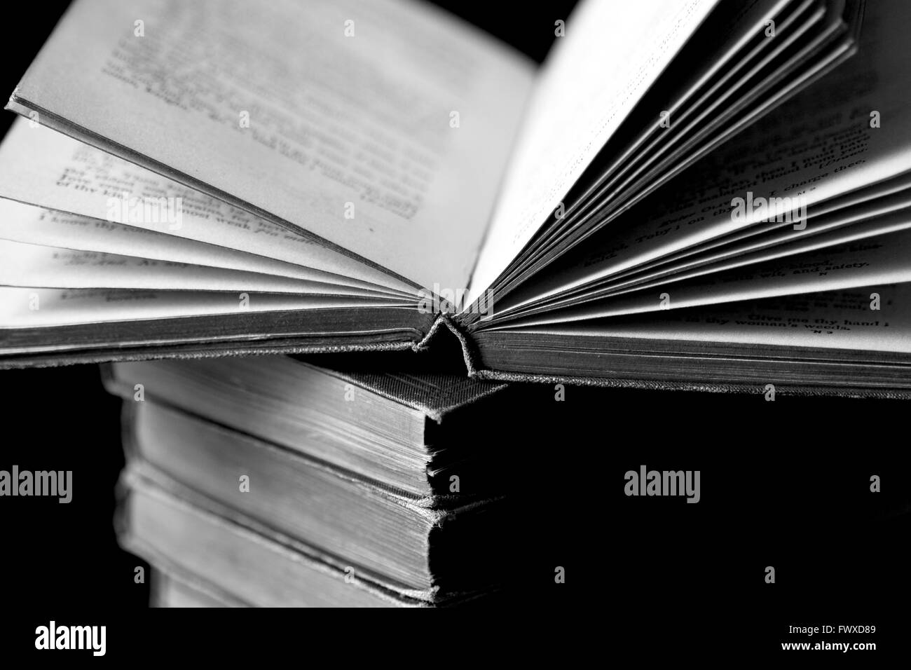 Old english books library Black and White Stock Photos & Images - Alamy
